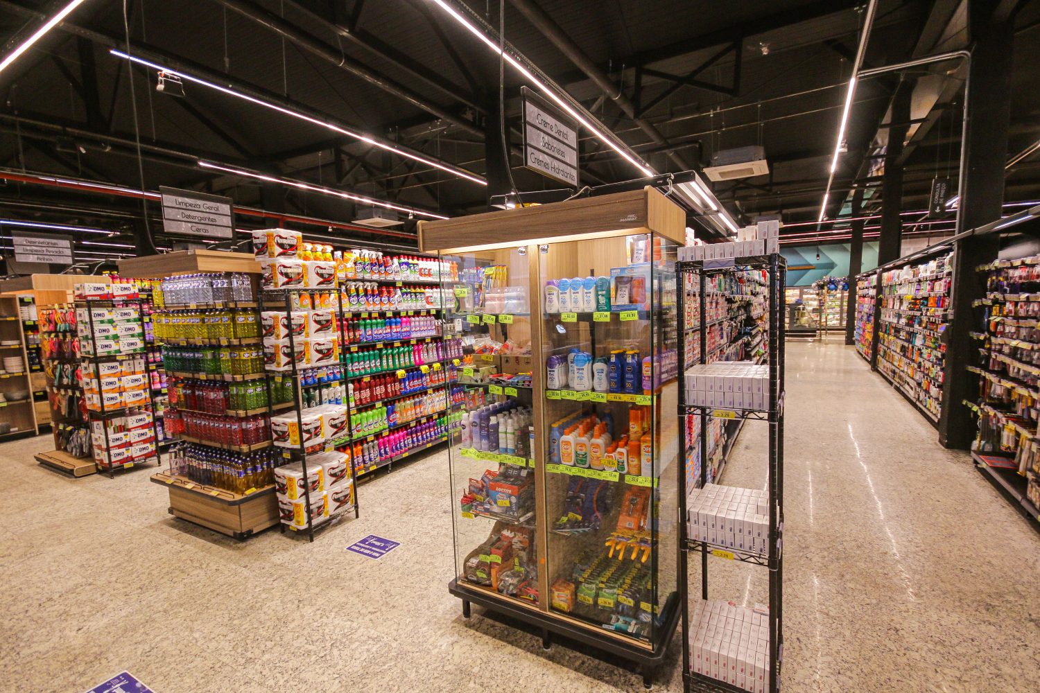 Móveis para frente de loja - ProMarket