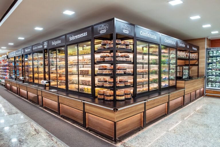 Autosserviço ganha força nos supermercados: vantagens para o setor de padaria