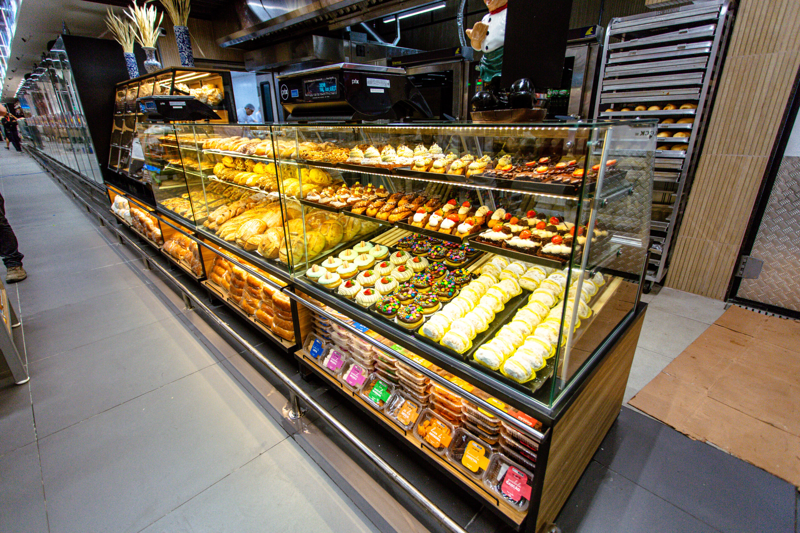 ROYAL VOLTA REDONDA - vitrine vidro reto padaria